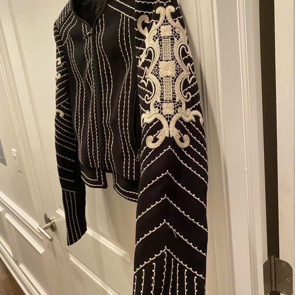 Black and white BCBG Crop jacket - Picture 3 of 7